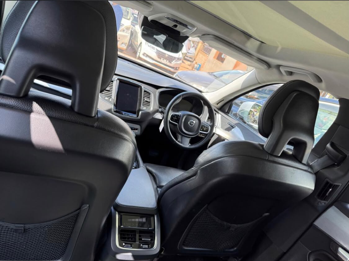 Volvo SUV, photo 3 of 4